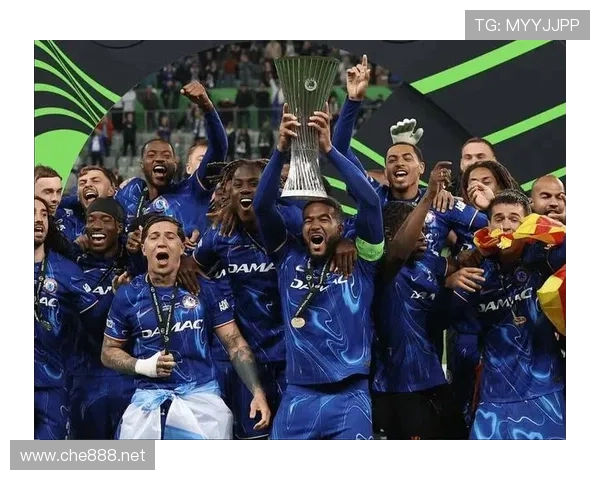 亨克主帅强调团队合作，力争在本赛季中夺得更多荣誉