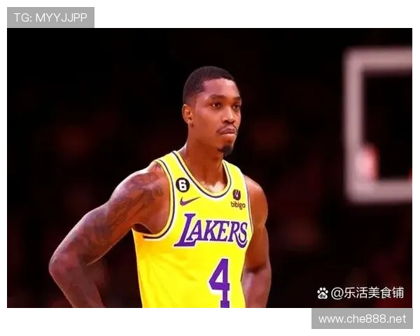 沃克边后卫风格以速度与防守稳健著称，本赛季持续展现高水平发挥