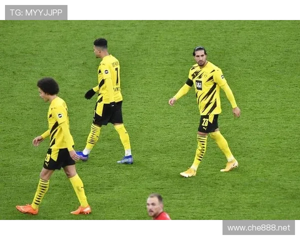 多特蒙德进攻为何关键时刻哑火,状态波动对赛季竞争格局产生影响 多特蒙德进攻为何关键时刻哑火,状态波动对赛季竞争格局产生影响