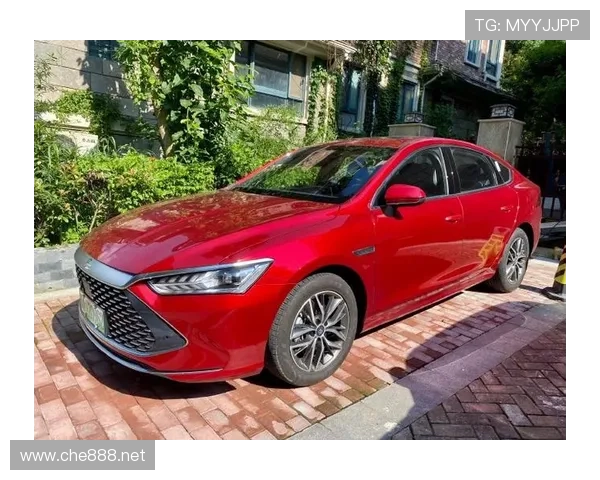 周冠宇家的车库比我家还大