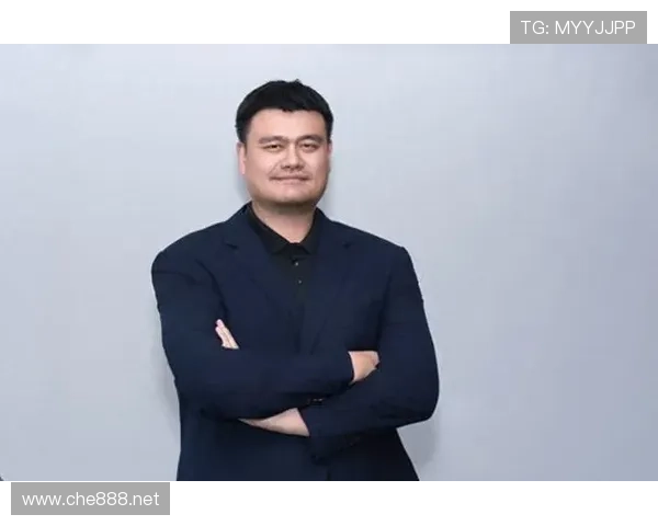 姚明退役后住上海老洋房，早餐吃三明治配手冲咖啡，这日子比顶流明星还讲究