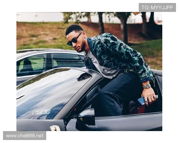 布克训练完顺手买了辆法拉利，说油费比他早餐贵